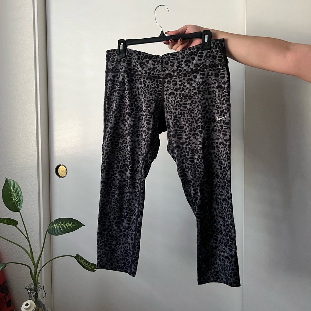Capri leopard print Nike leggings with back zipper